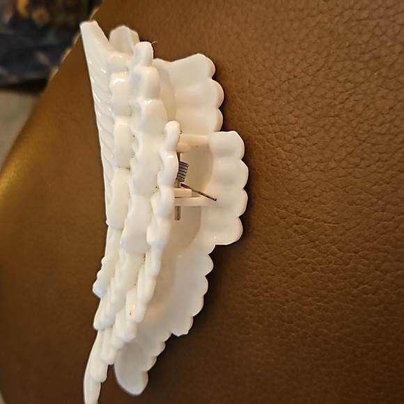 3/$30 Vintage Angel Wings Hair Claw and Circles Barrette - Picture 5 of 5